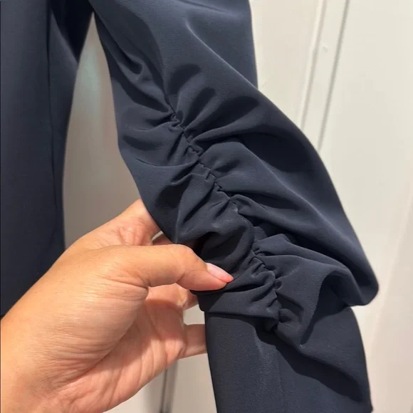 Elizabeth & James Navy Blazer with Ruched Sleeves - Picture 4 of 5